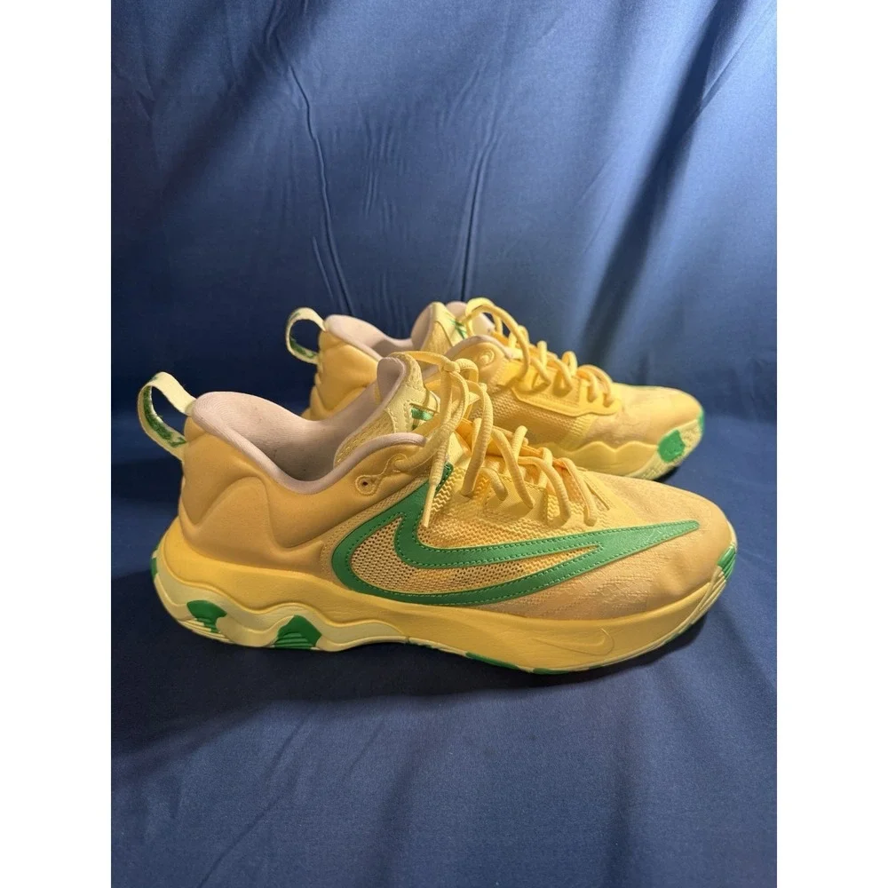 Nike Giannis Immortality 3 Men's size 10 Soft Yellow Basketball Shoes DZ7533-700